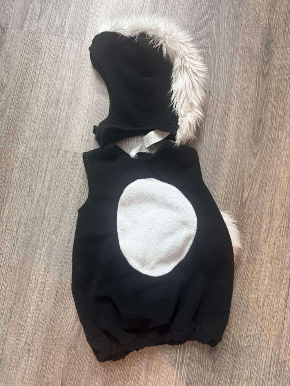 Pottery Barn 12-24 month skunk costume - Picture 1 of 4